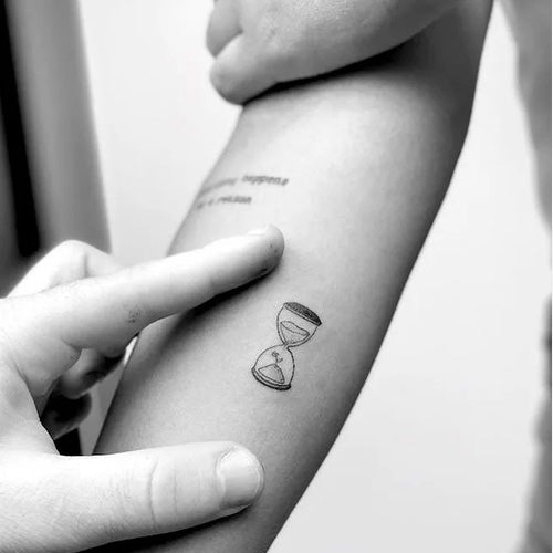 How to Tattoo Small Meaningful Designs: A Technical Guide for Artists